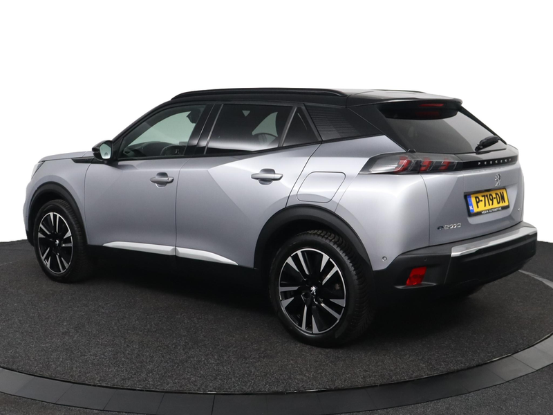 Peugeot e-2008 EV GT Pack 50 kWh 136PK | Navigatie | Stoelverw. | — photo 11