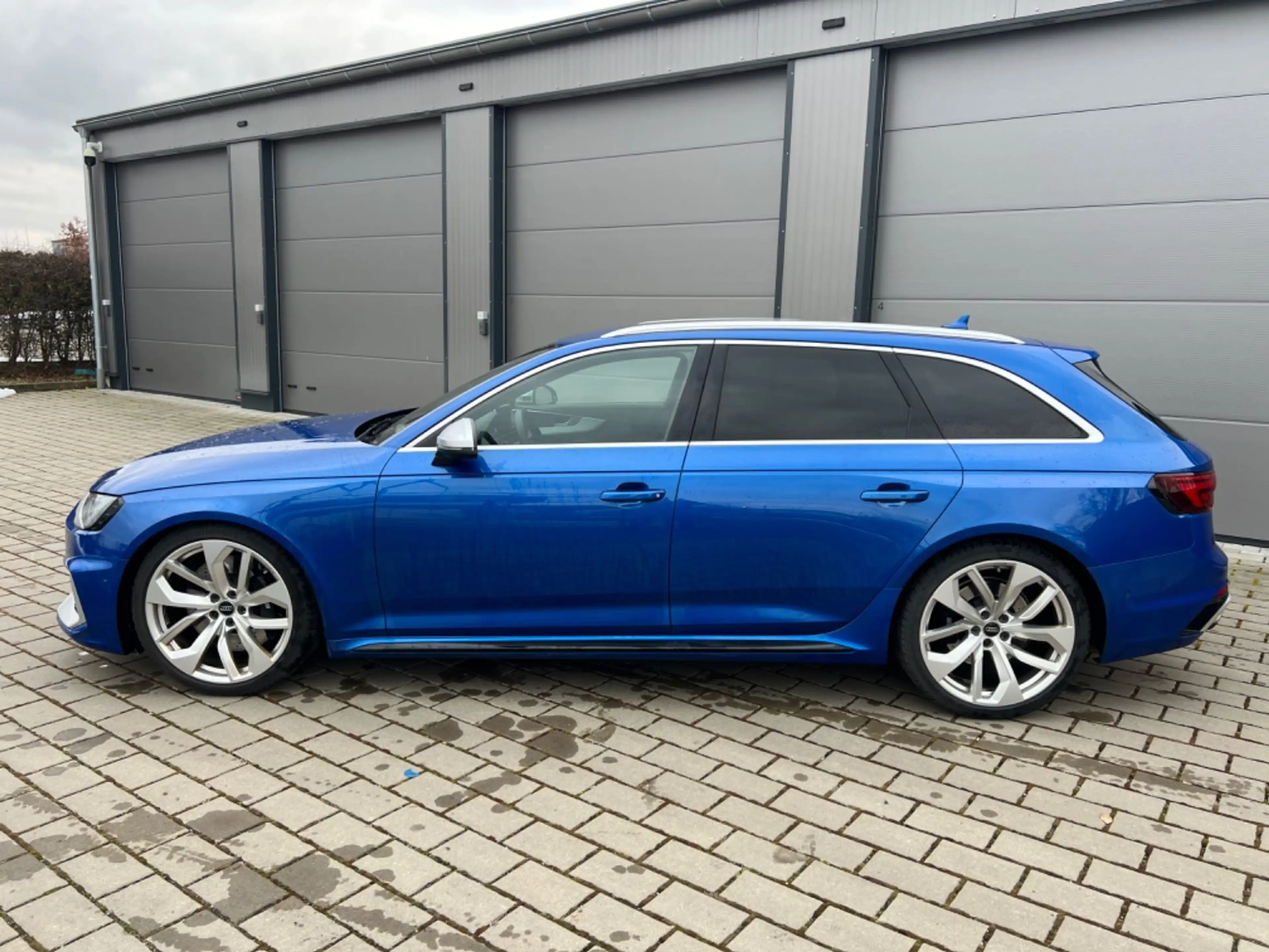 Audi RS4 B&O MATRIX Memory Massage HuD Vmax 280kmh — photo 2