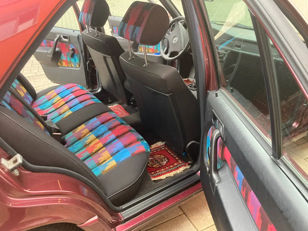 Mercedes-Benz 190 E 1.8 Avantgarde rosso, foto 11
