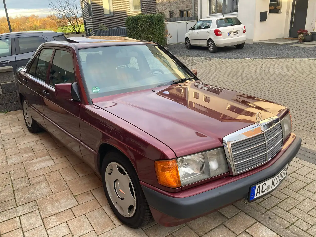 Mercedes-Benz 190 E 1.8 Avantgarde rosso, foto 2
