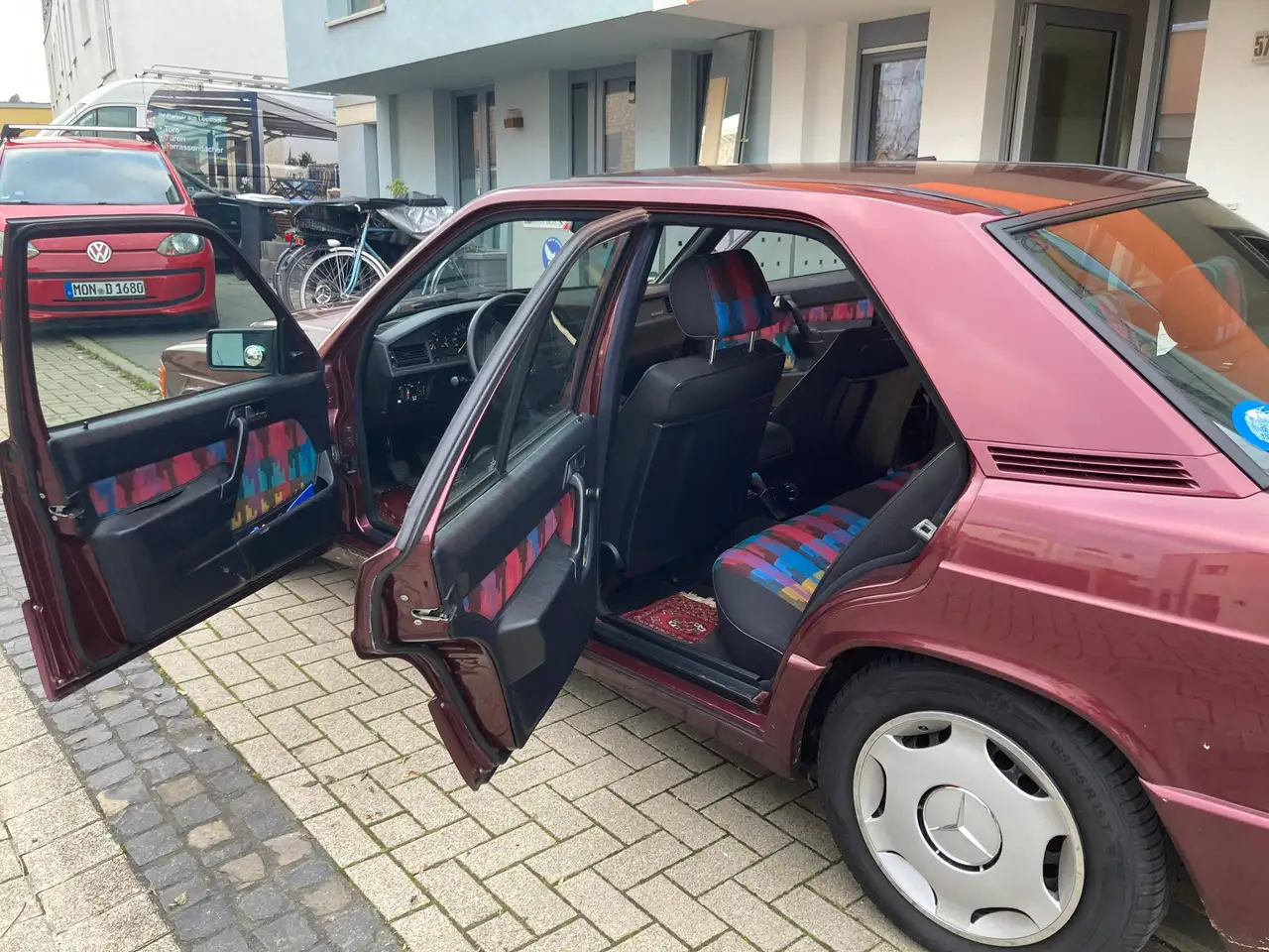 Mercedes-Benz 190 E 1.8 Avantgarde rosso, foto 4