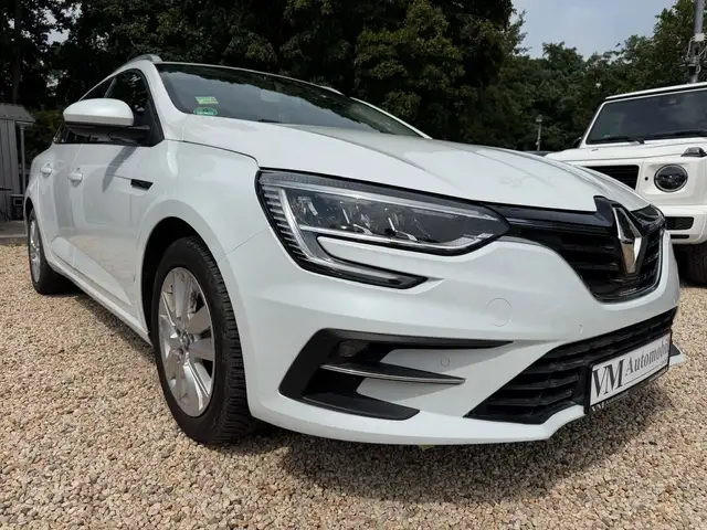 Renault Megane E-Tech view 3