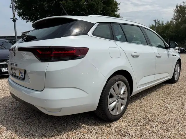 Renault Megane E-Tech view 4