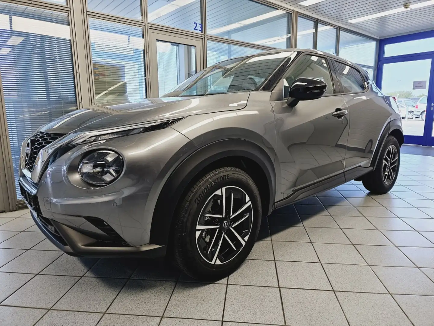 Nissan Juke N-Connecta Facelift,Climatr.,Sitzhzg.,Navi Šedá - 2