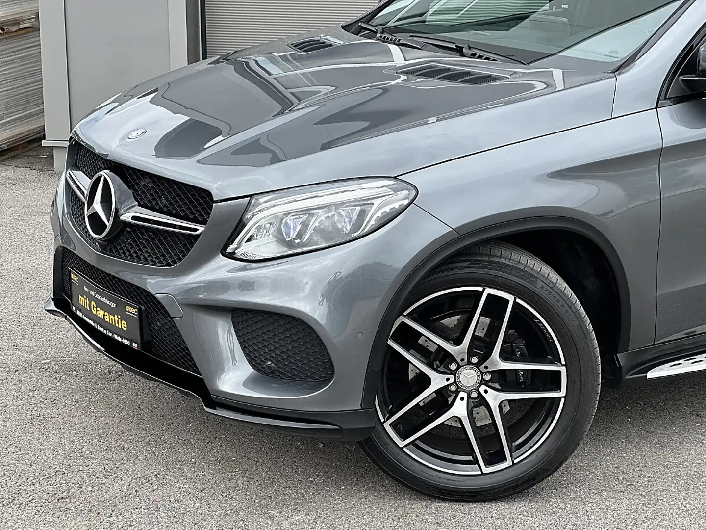 Mercedes-Benz GLE 350 d AMG-Line 4Matic Silber - 2