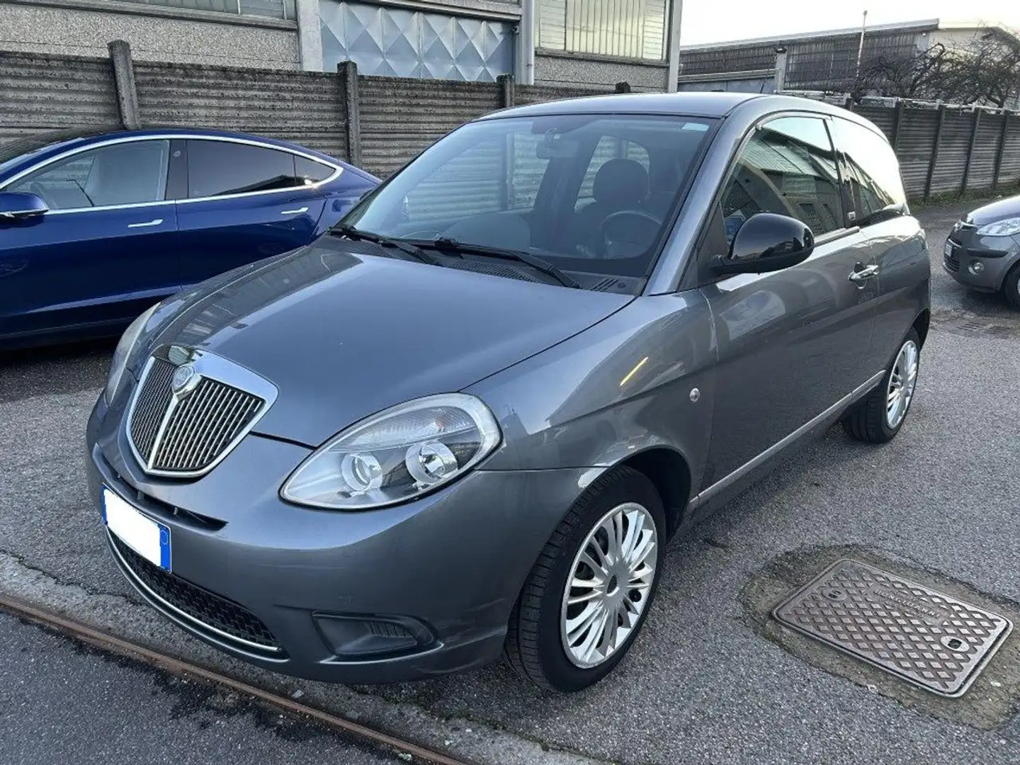 Lancia Ypsilon 1.2 69 CV Diva *OK NEOPATENTATI* *EURO 5* Grau - 2