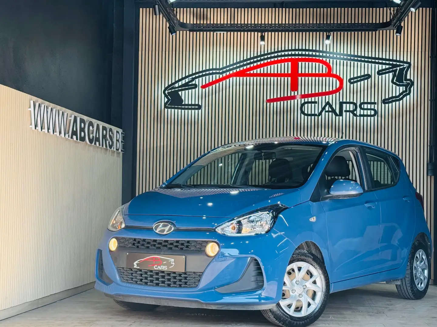 Hyundai i10 1.0i * GARANTIE 12 MOIS * 1ER PROPRIETAIRE * Blauw - 1