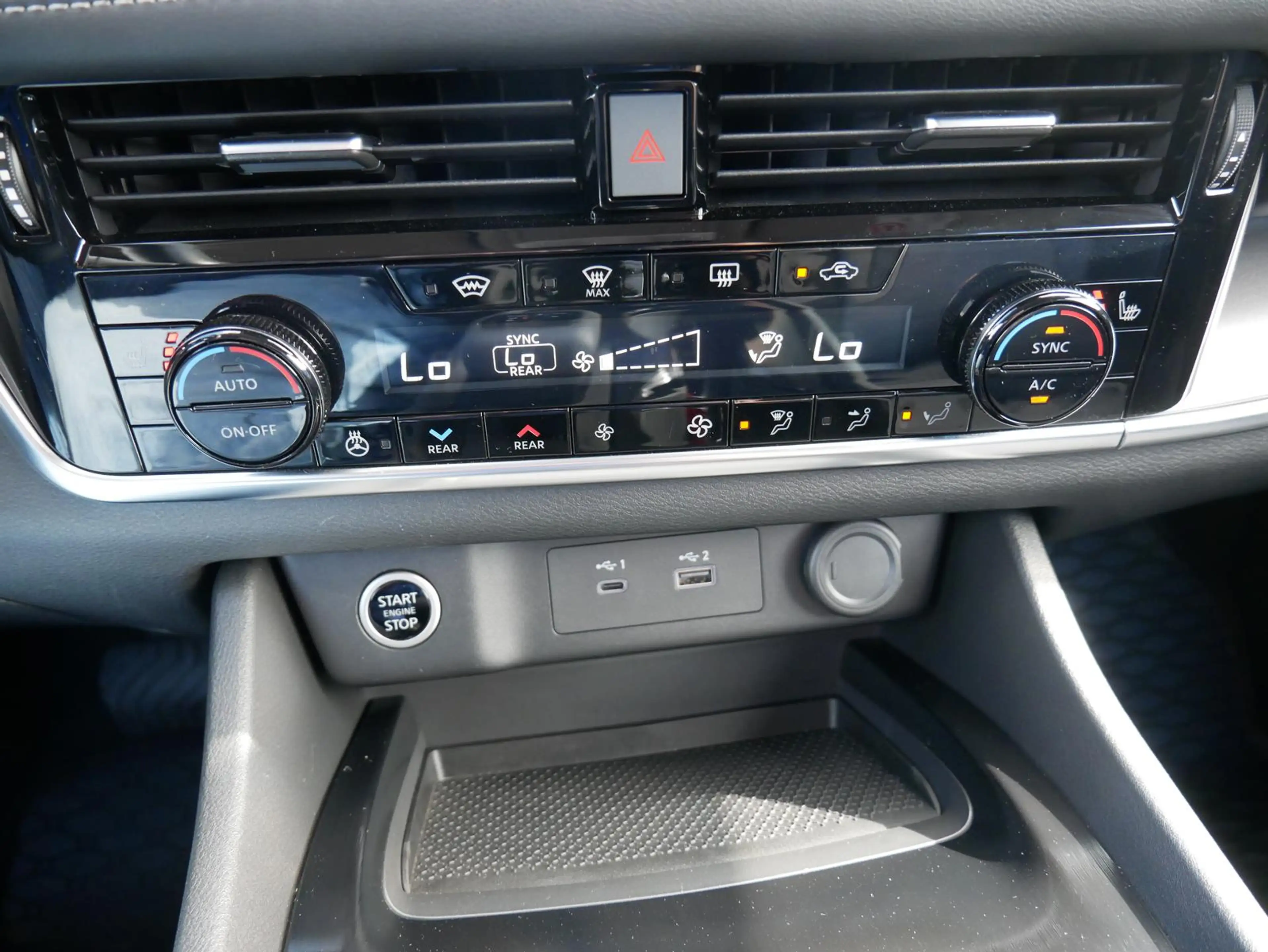 Nissan X-Trail 1,3 DIG-T Acenta Automatik ALU Metallic — photo 11