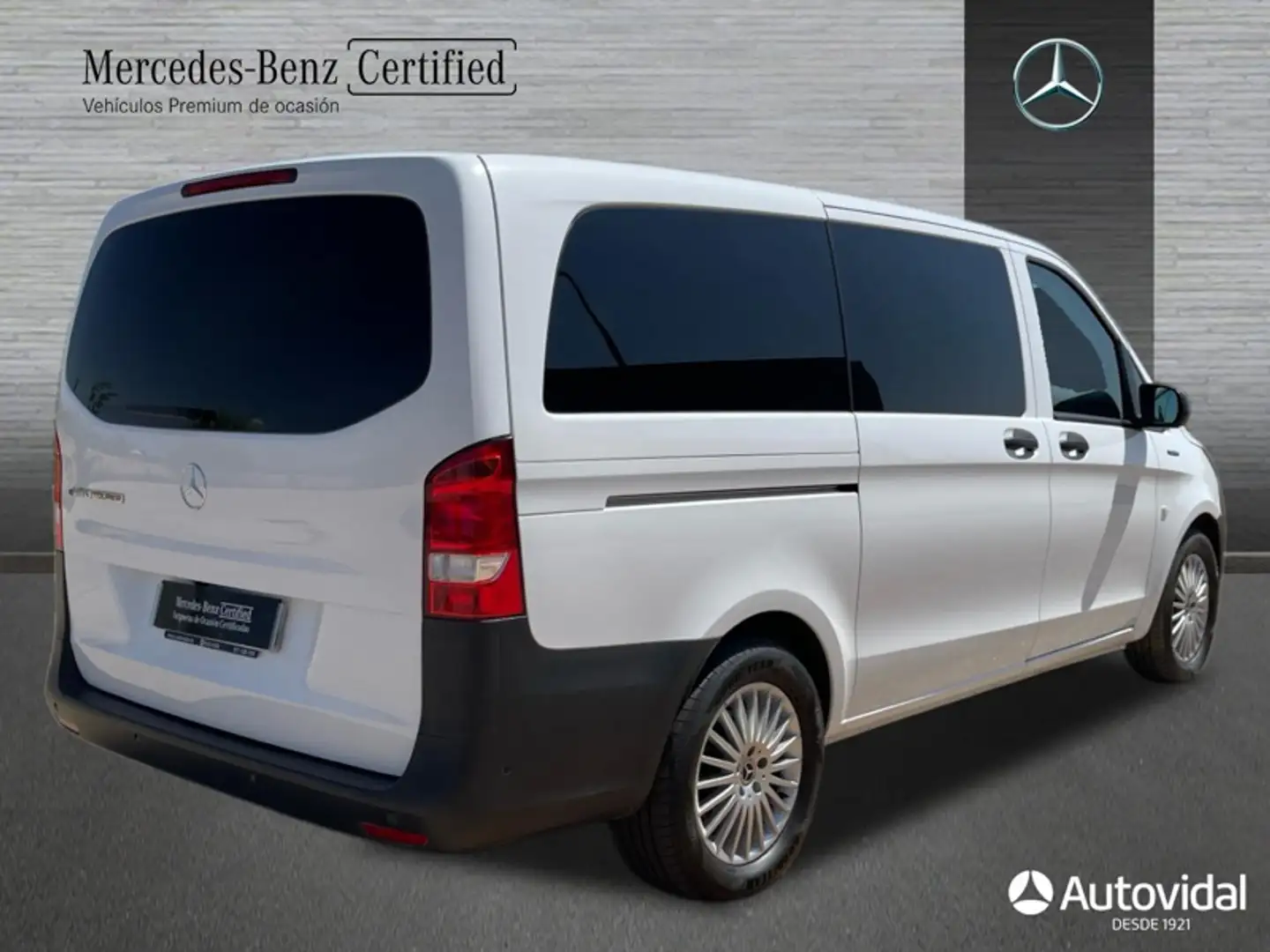 Mercedes-Benz Vito E TOURER PRO SWB LONG 204 4P 8 PLAZAS Blanco - 2