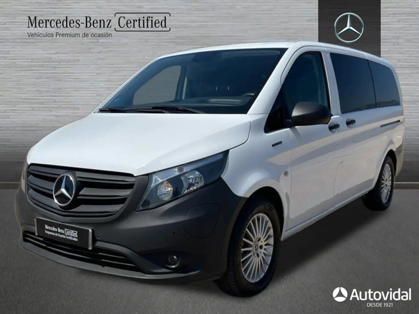 Mercedes-Benz Vito E TOURER PRO SWB LONG 204 4P 8 PLAZAS Blanco - 1