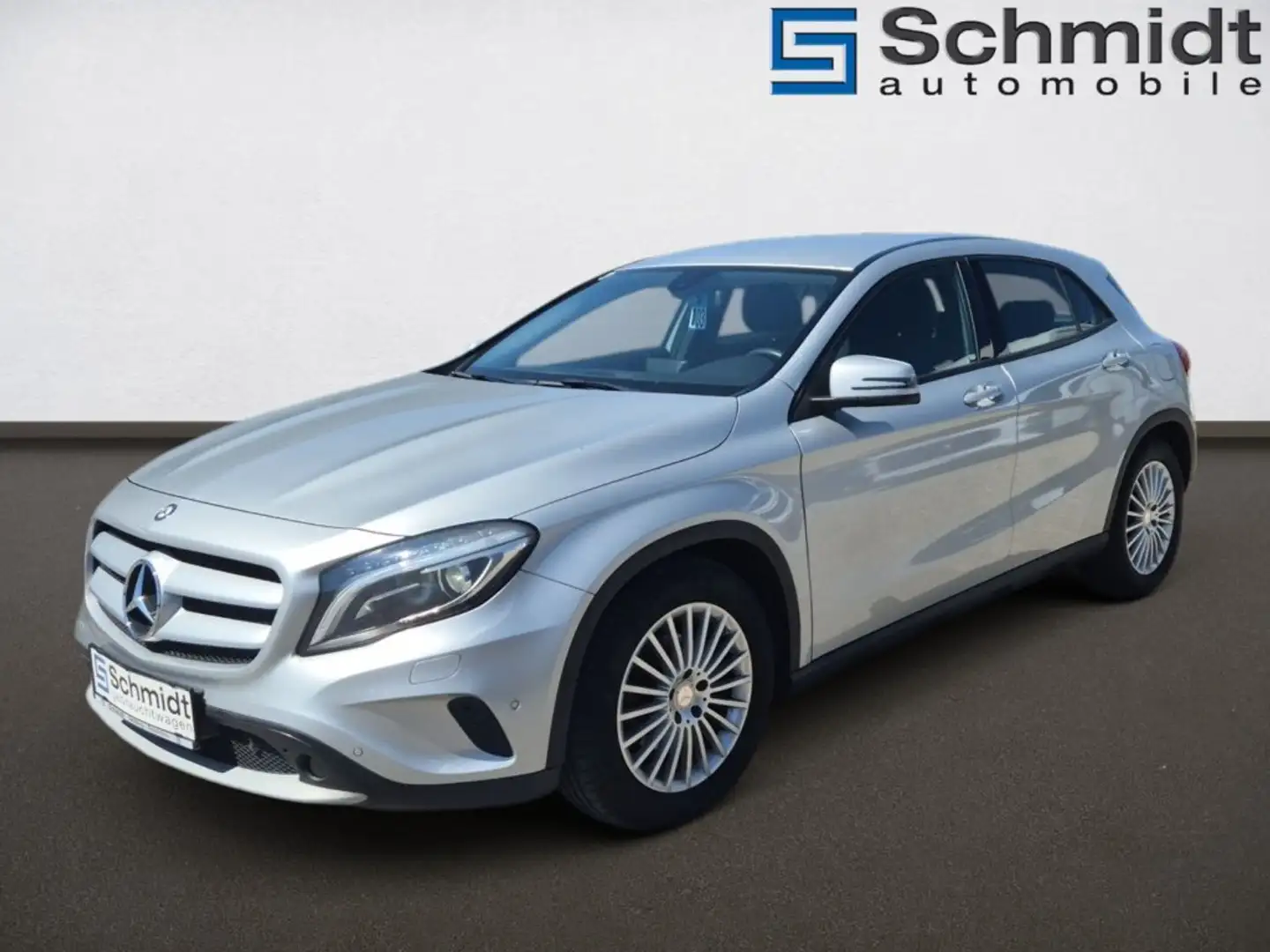 Mercedes-Benz GLA 200 Mercedes Benz GLA 200CDI Aut. Silber - 2