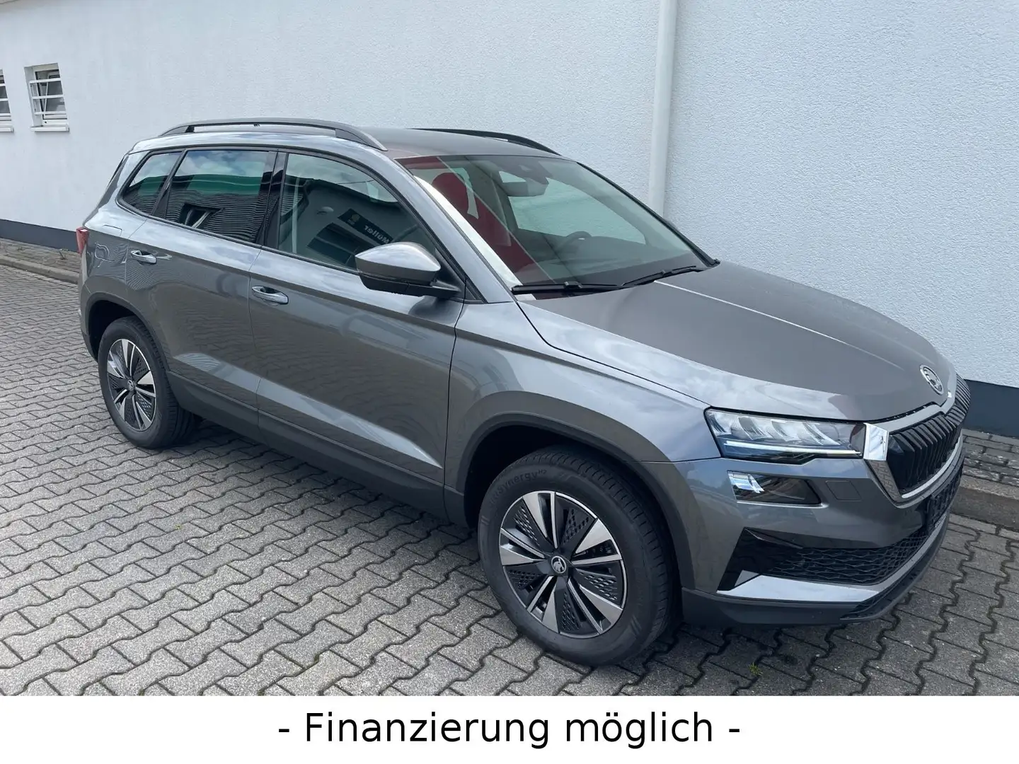 Skoda Karoq 2.0 TDI / DSG / 4x4 / 130 Jahre /  AHK Grau - 2