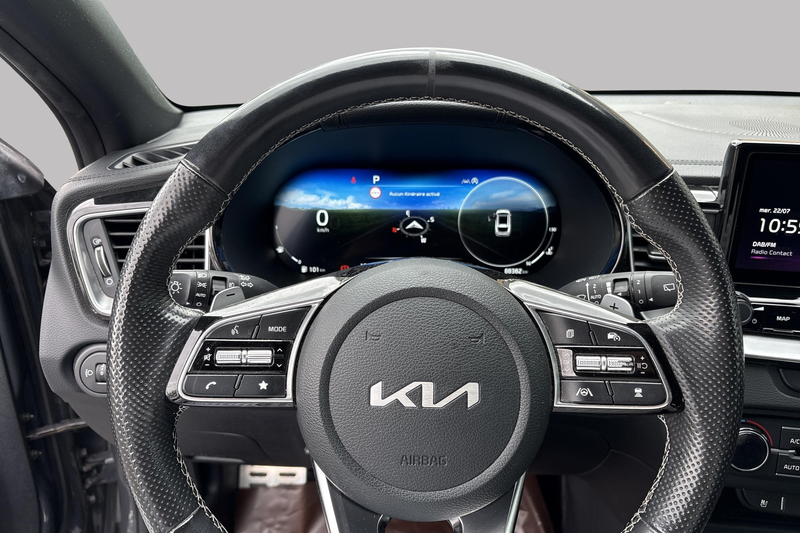 Kia ProCeed / pro_cee'd Gt line — photo 11