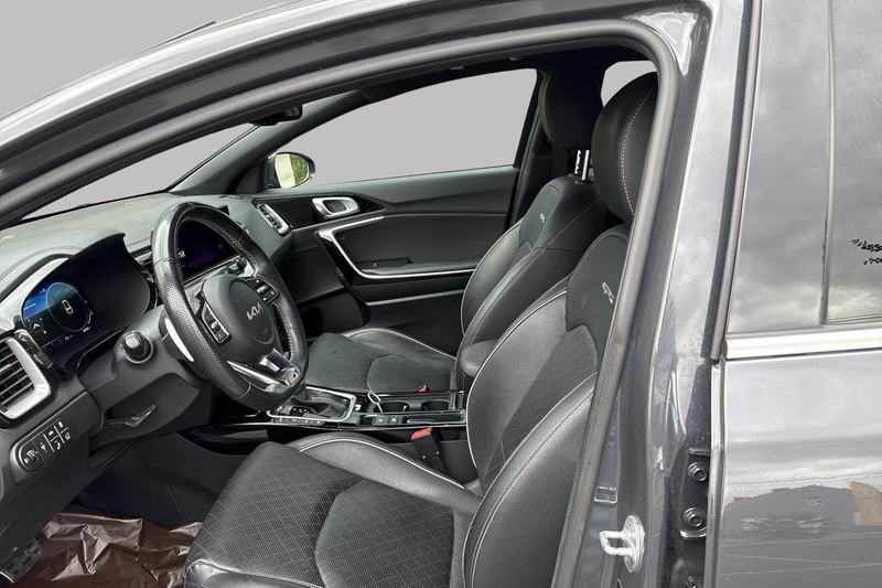 Kia ProCeed / pro_cee'd Gt line — photo 9