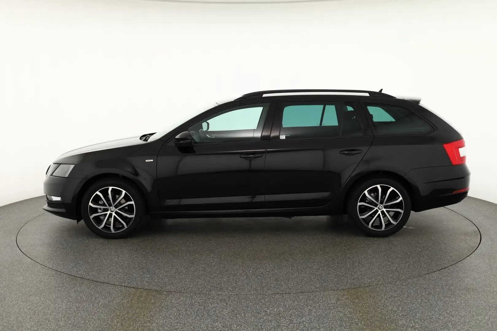Skoda Octavia Combi 1.5 TSI DSG Soleil Sitzheizung DAB Noir - 2