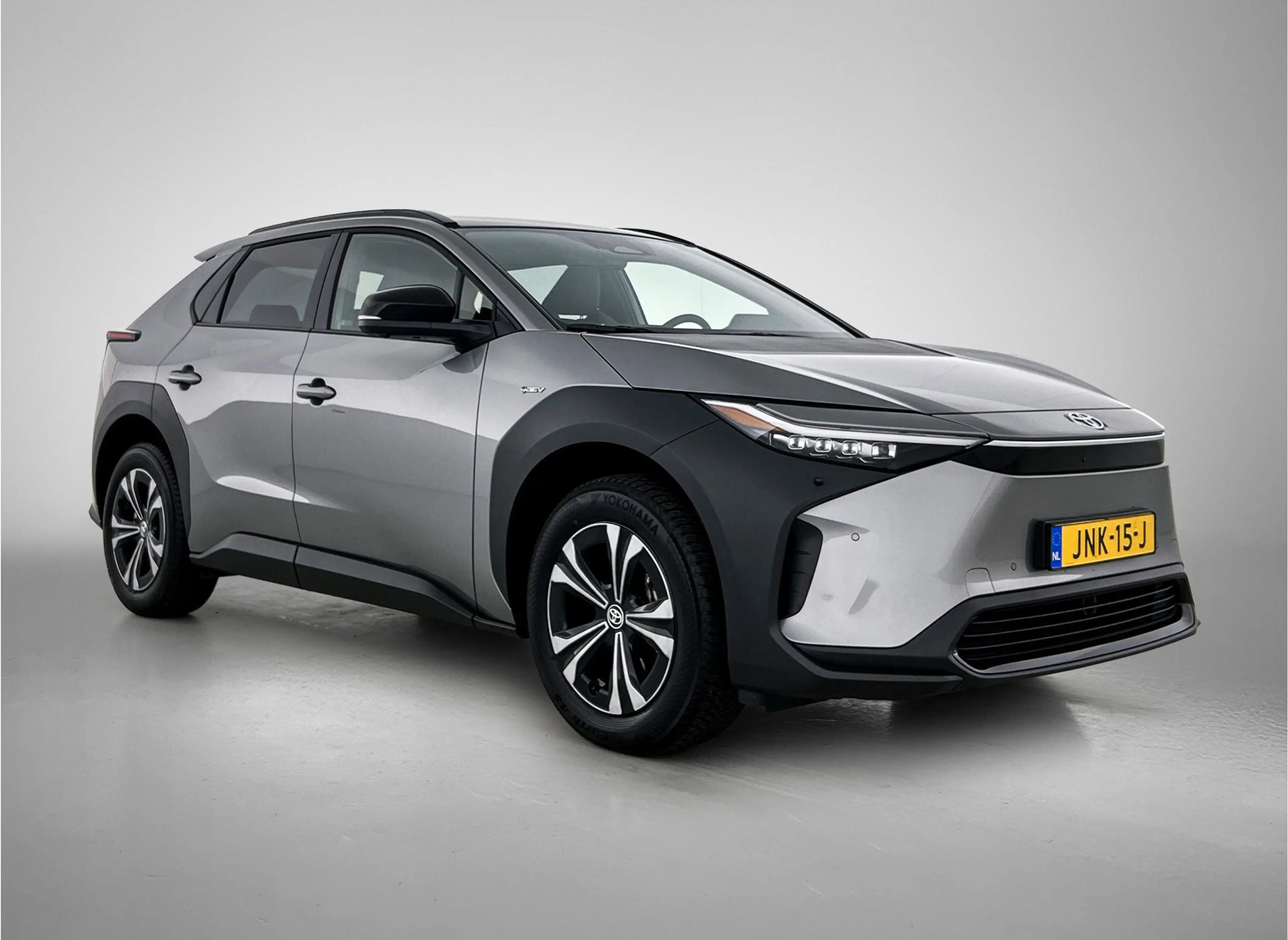 Toyota bZ4X Dynamic 71 kWh | Navigatie | PDC | Stoel en stuurv — photo 13