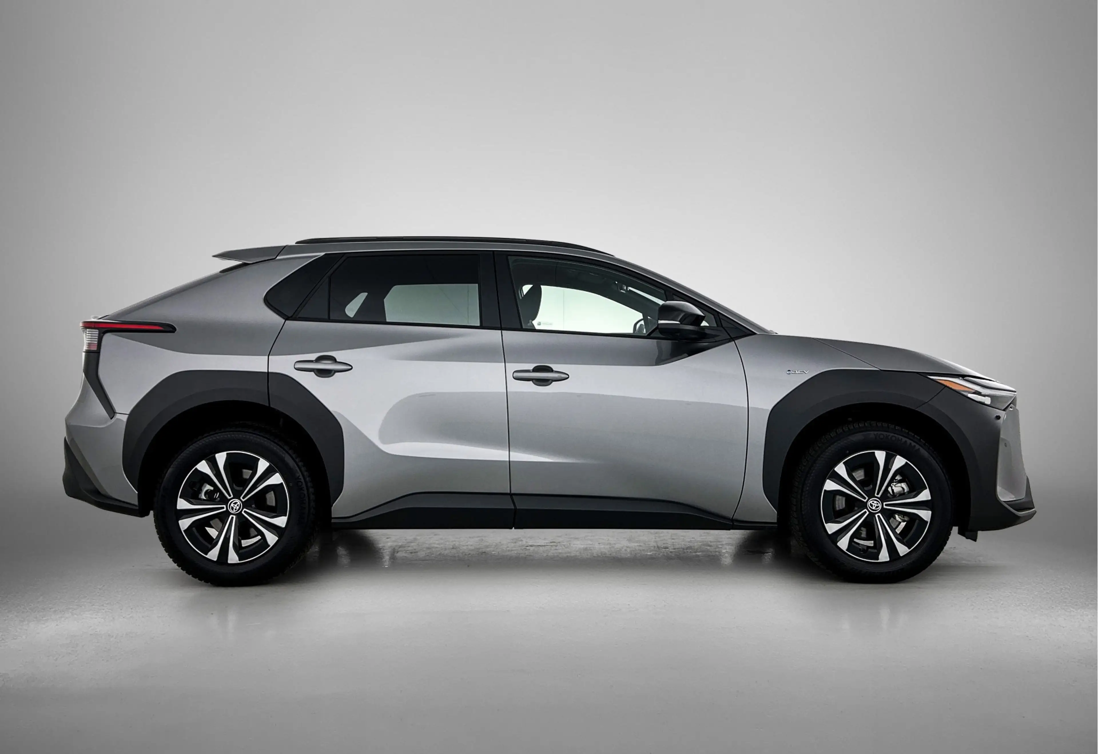Toyota bZ4X Dynamic 71 kWh | Navigatie | PDC | Stoel en stuurv — photo 12