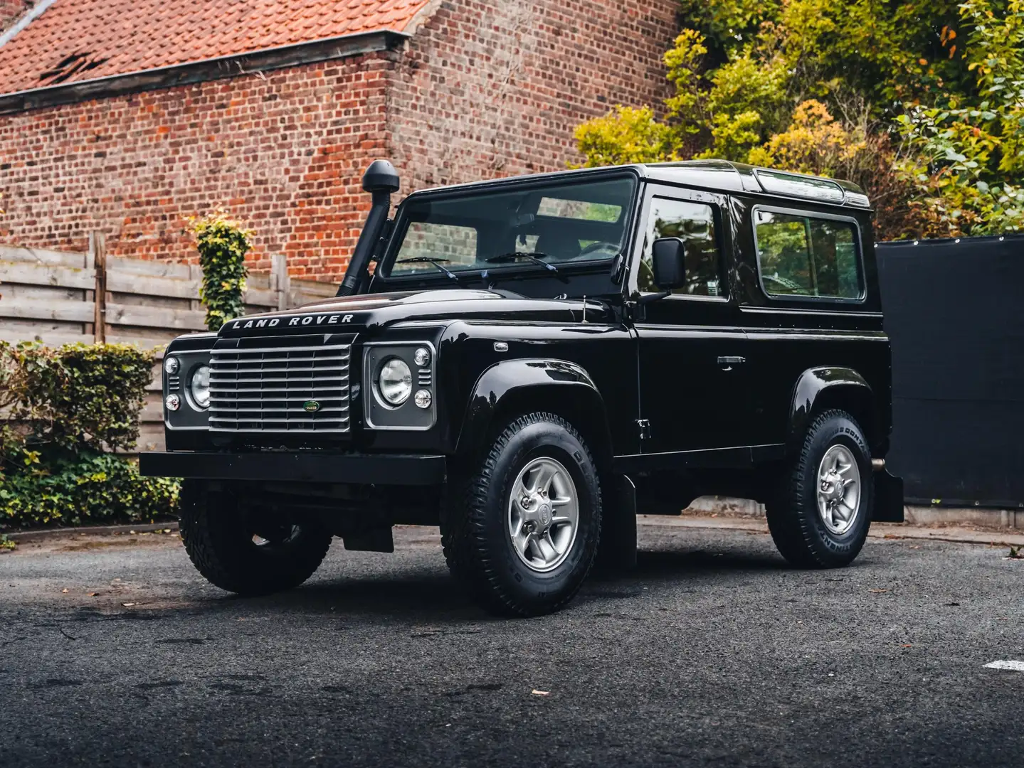 Land Rover Defender Defender 90 Station Wagon SE Noir - 1