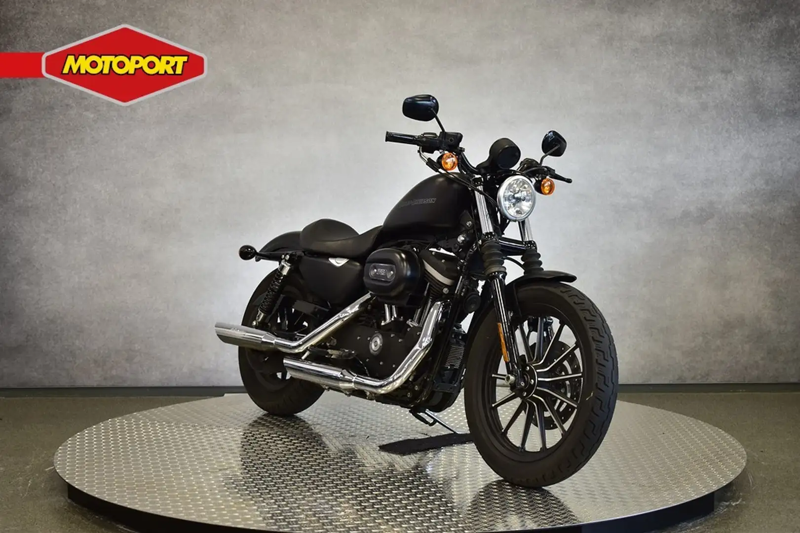 Harley-Davidson XL 883 N IRON Zwart - 2