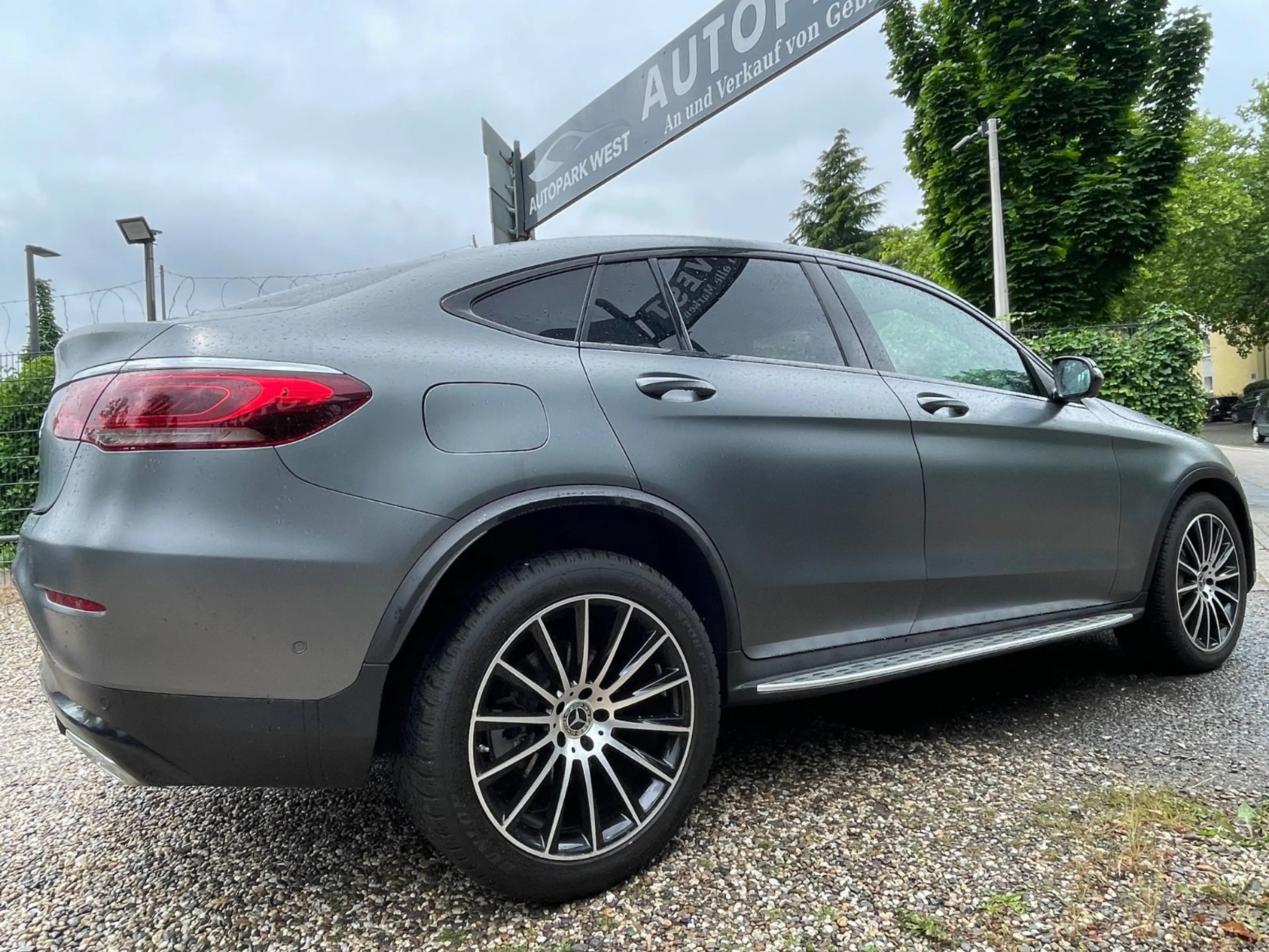 Mercedes-Benz GLC 300 Coupe 4Matic //AMG*NIGHT*AMBIETE*360KAME — photo 4