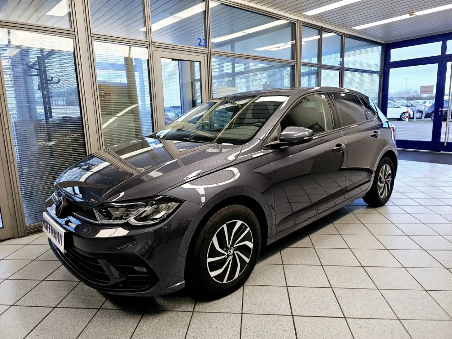 Volkswagen Polo Life SHZ,Kamera,Klima,App-Connect,Alu,LED Šedá - 2