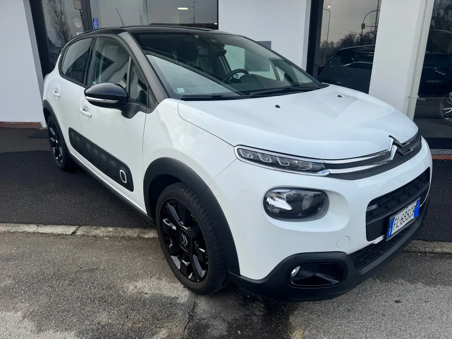 Citroen C3 C3 III 2017 1.2 puretech Shine 82cv Blanc - 1