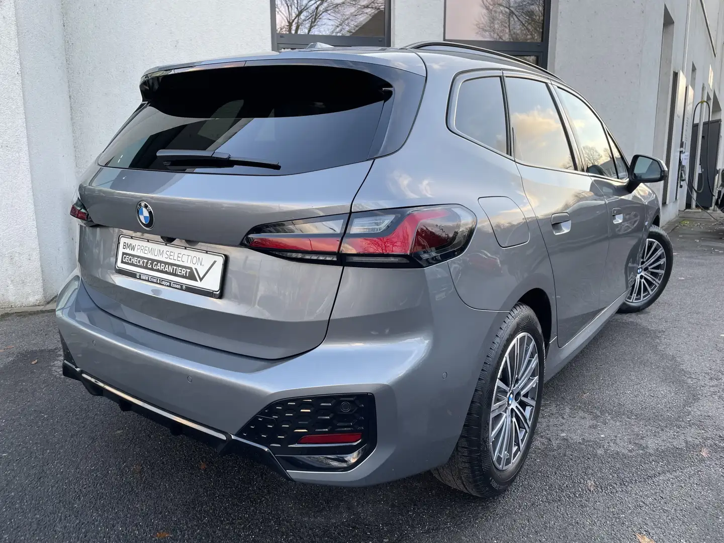 BMW 218 d M Sport | Pano HUD DrivingAss+ 360° Grau - 2