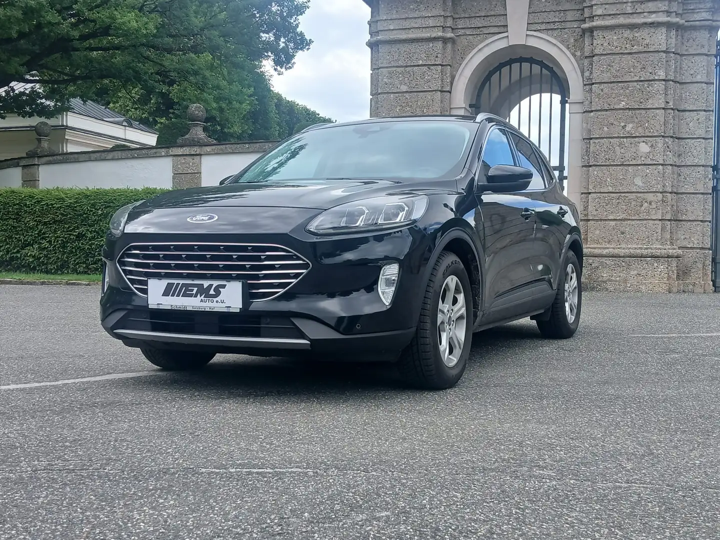 Ford Kuga Titanium *NAVI*PDC*TOUCH*1.HAND* Schwarz - 1