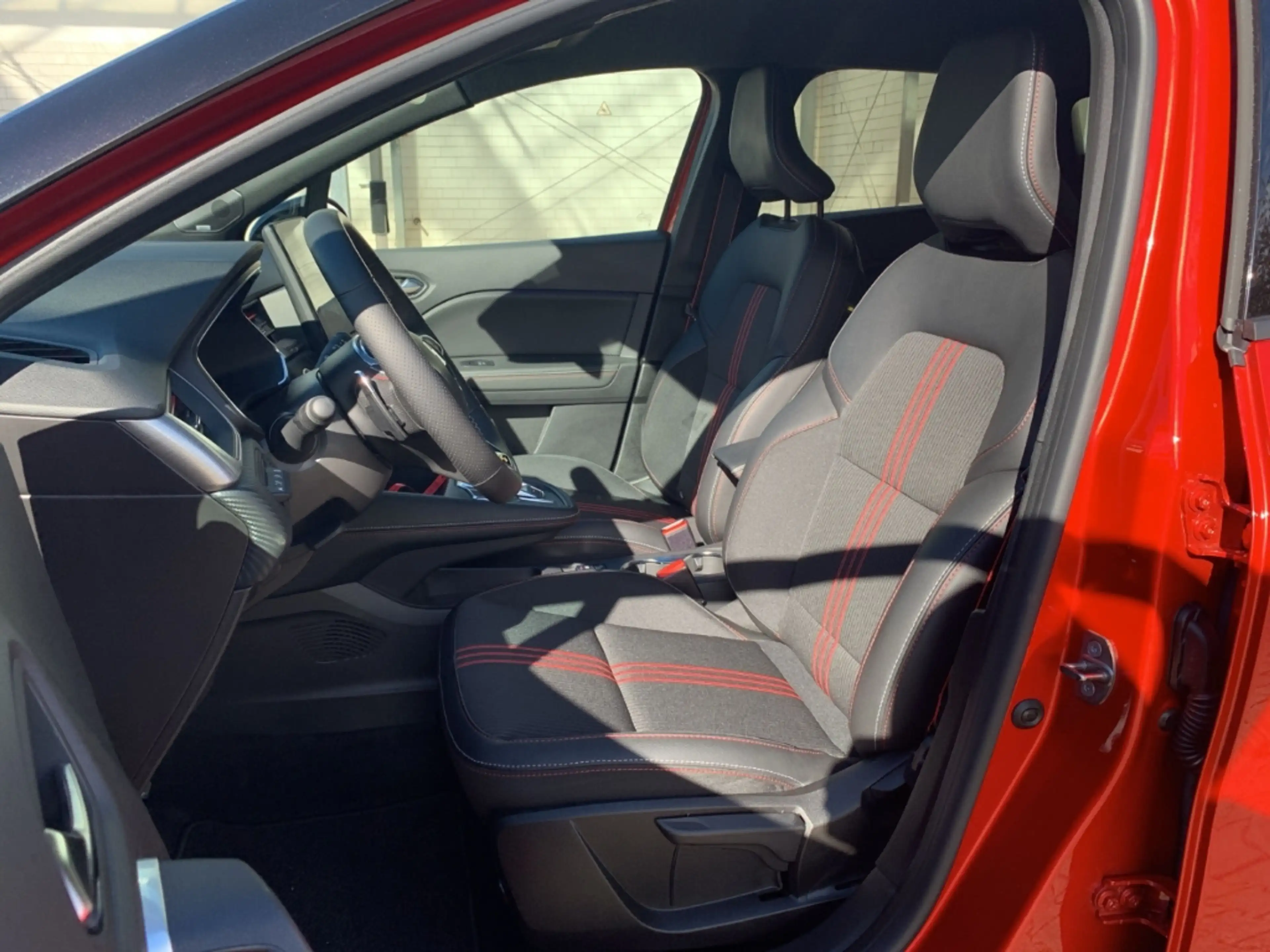 Renault Captur LINE MILD HYBRID 160 EDC R.S. Line BOSE+NAVI+ — photo 9