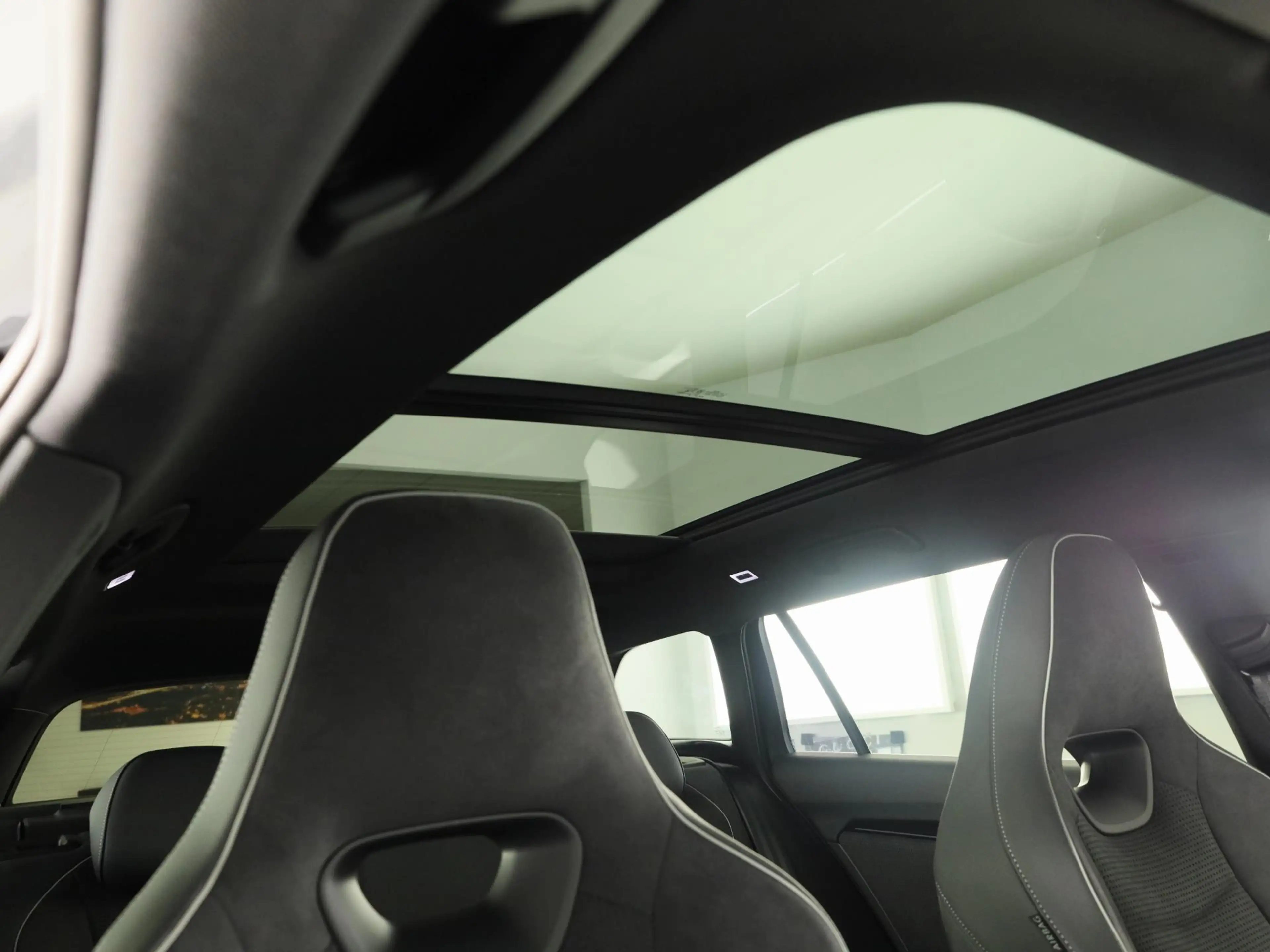 Skoda Superb combi Sportline Business PHEV 1.5 TSI 204 pk 6 ver — photo 7