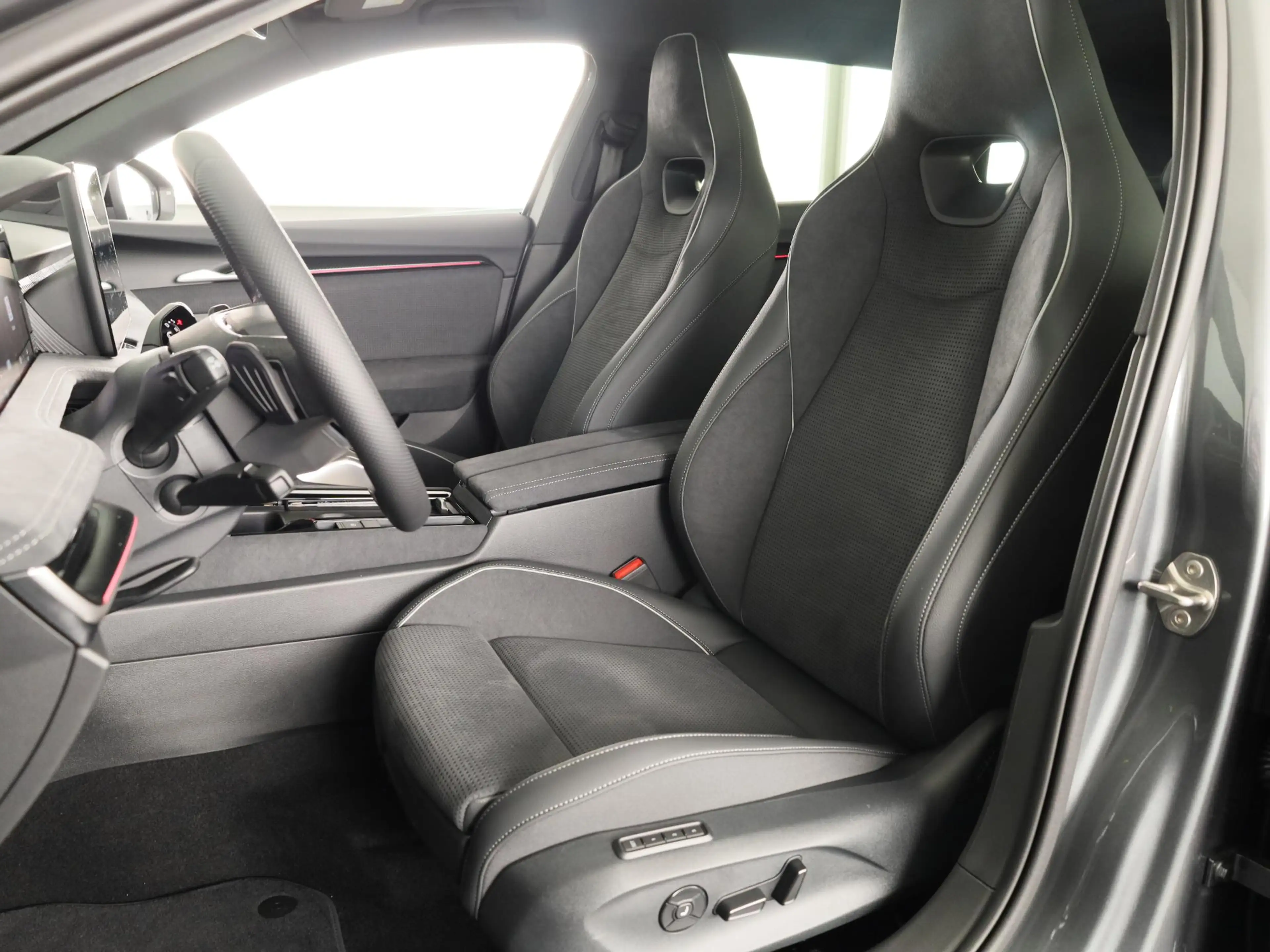 Skoda Superb combi Sportline Business PHEV 1.5 TSI 204 pk 6 ver — photo 6