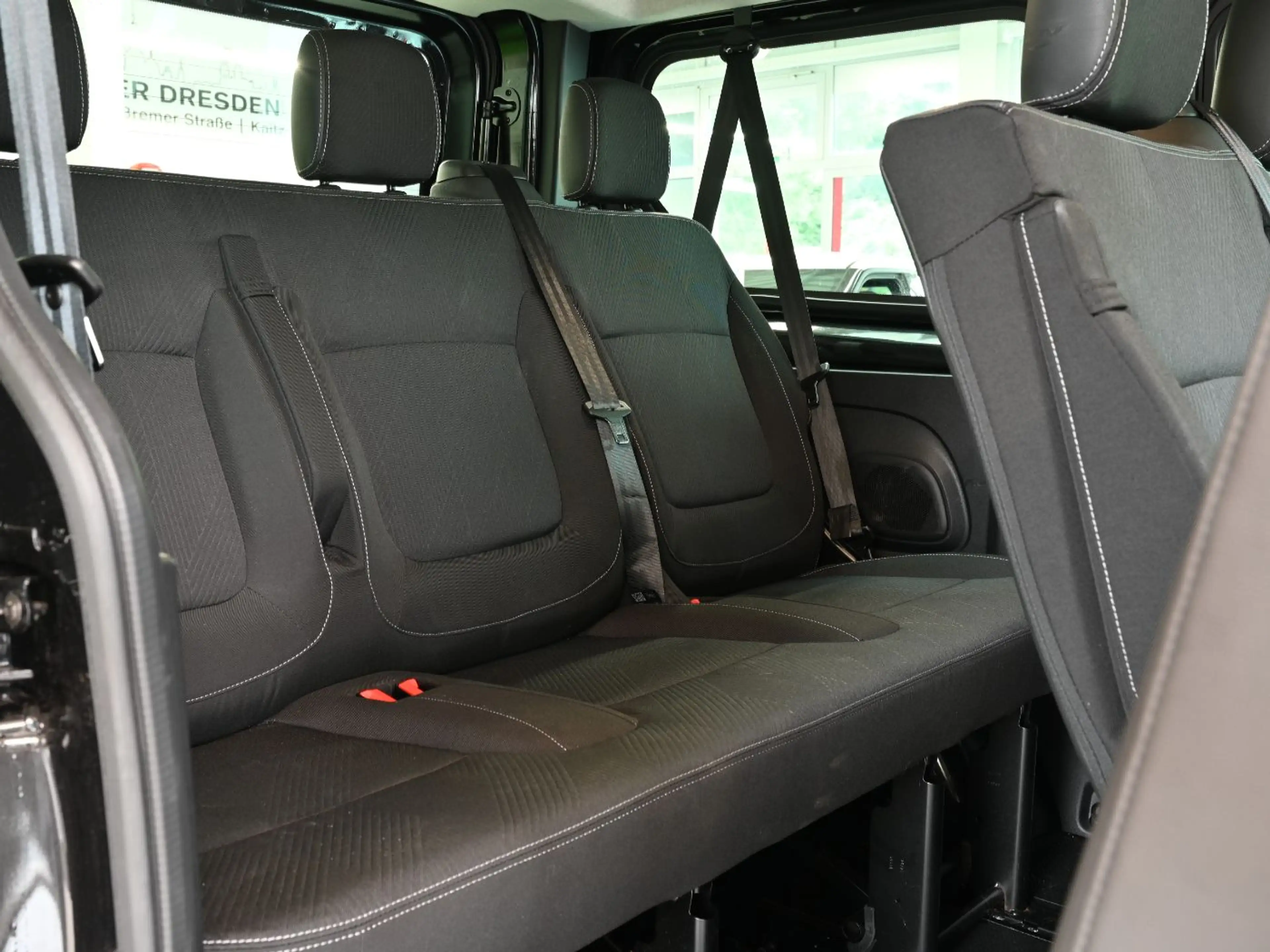 Nissan Primastar Kombi 170dCi AT L1H1 2.8t Tekna LED+KAM — photo 26