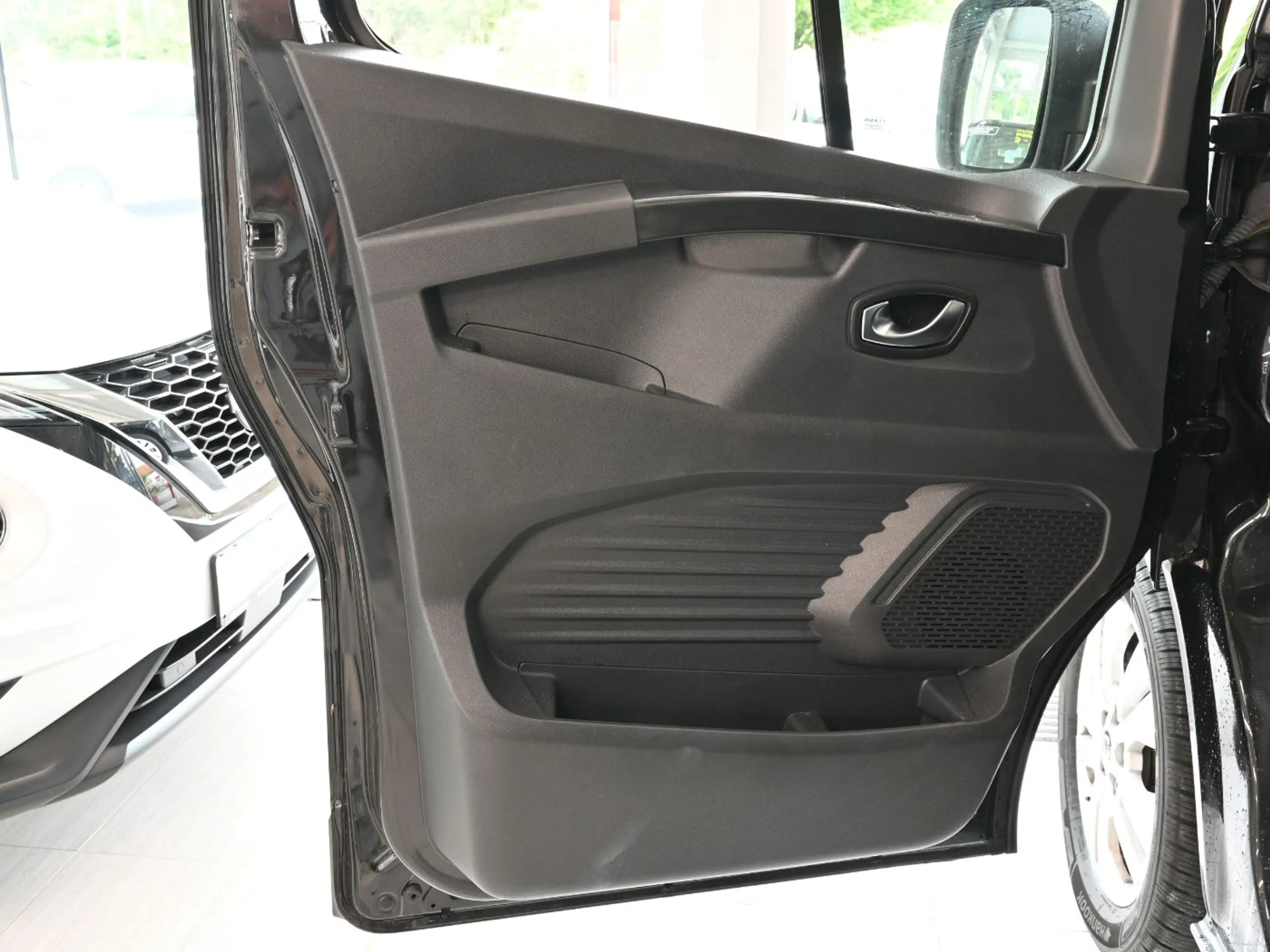 Nissan Primastar Kombi 170dCi AT L1H1 2.8t Tekna LED+KAM — photo 29
