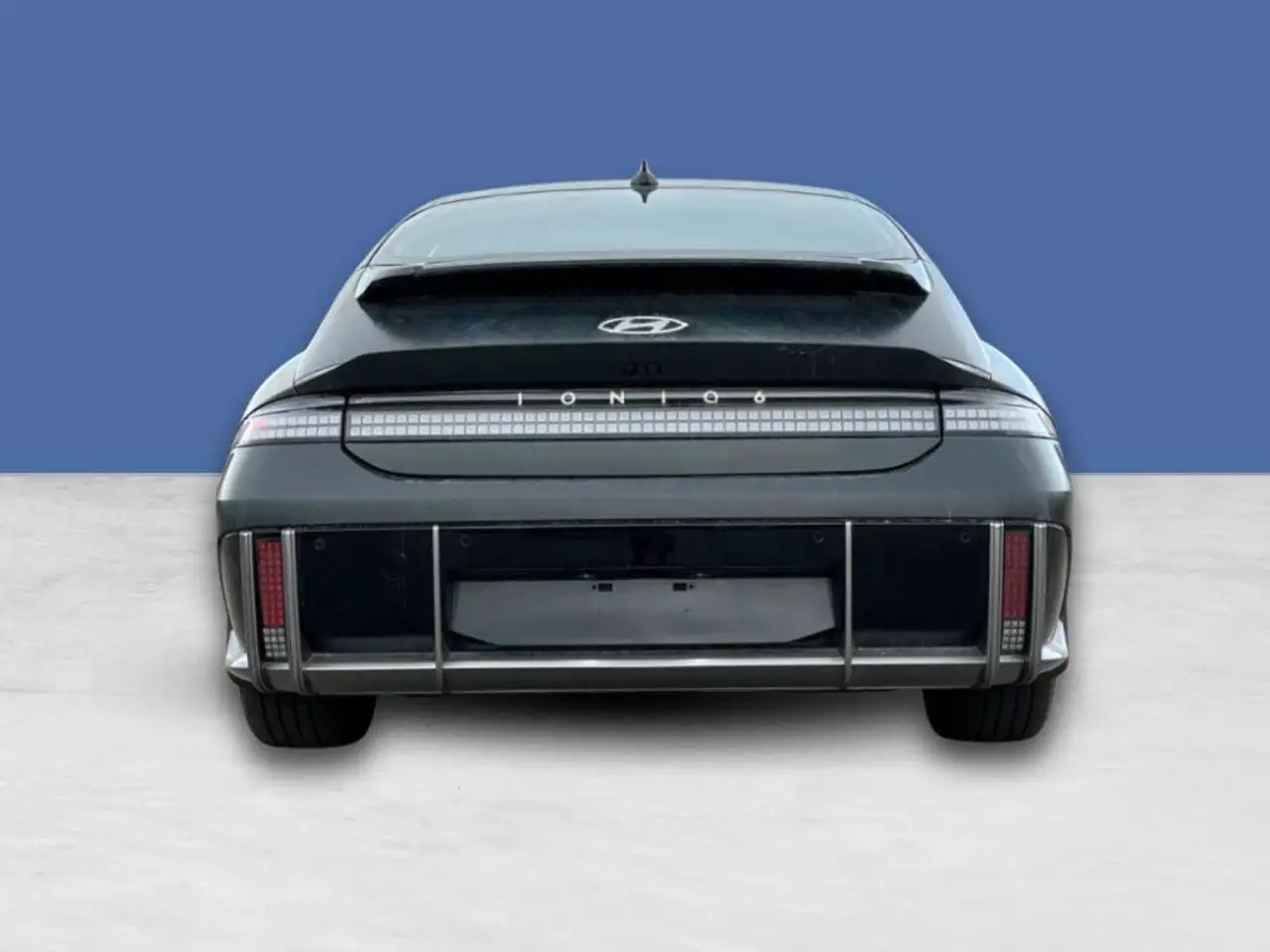 Hyundai IONIQ 6 снимка Hyundai IONIQ 6