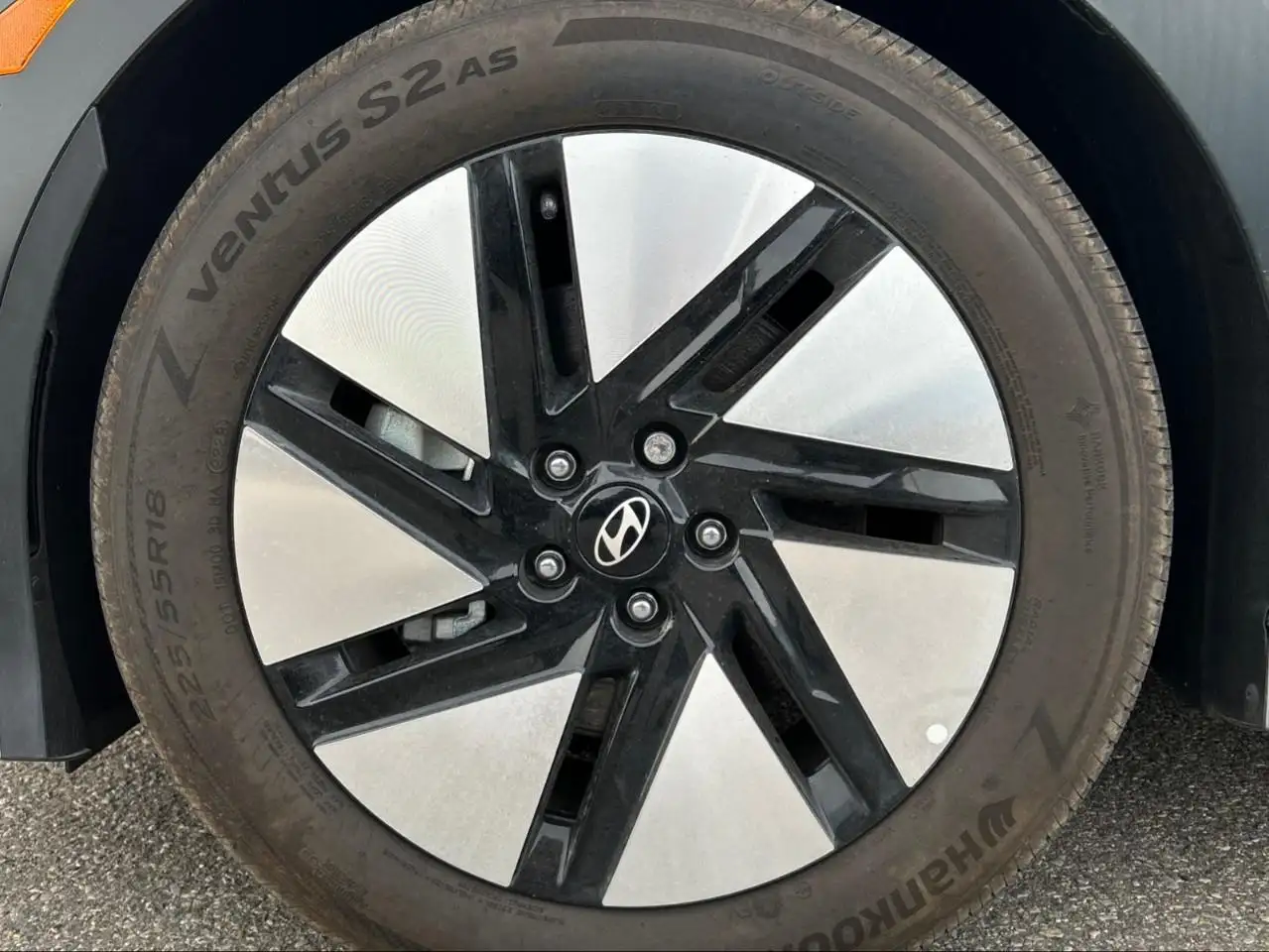 Hyundai IONIQ 6 снимка Hyundai IONIQ 6