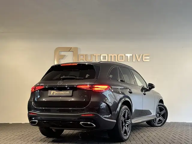 Mercedes-Benz GLC view 4