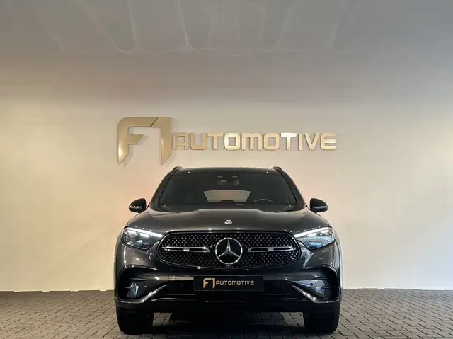 Mercedes-Benz GLC view 2