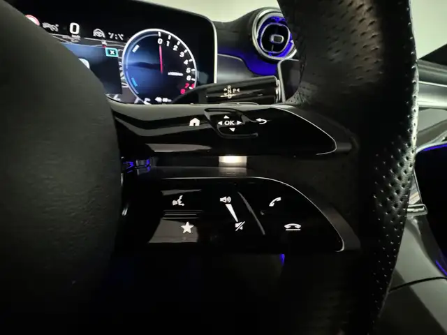 Mercedes-Benz GLC view 13