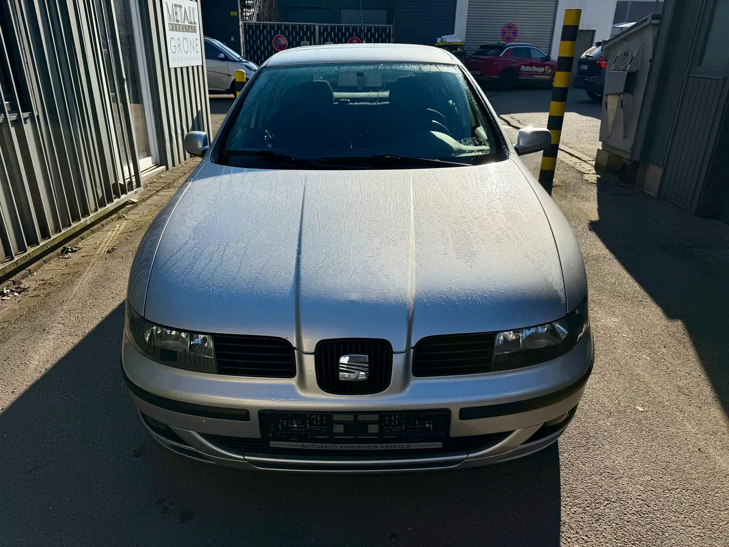 SEAT Leon 1,9 TDI Stella 1.Hand Klima ZV DPF Grau - 2