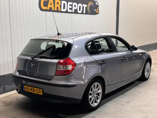 BMW 1 Series view 5