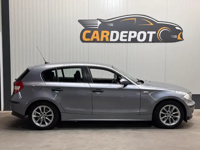 BMW 1 Series view 4