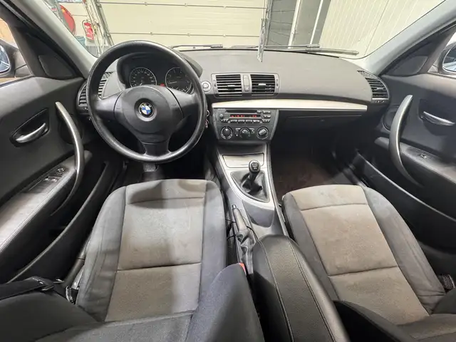 BMW 1 Series view 11