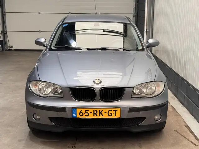 BMW 1 Series view 2