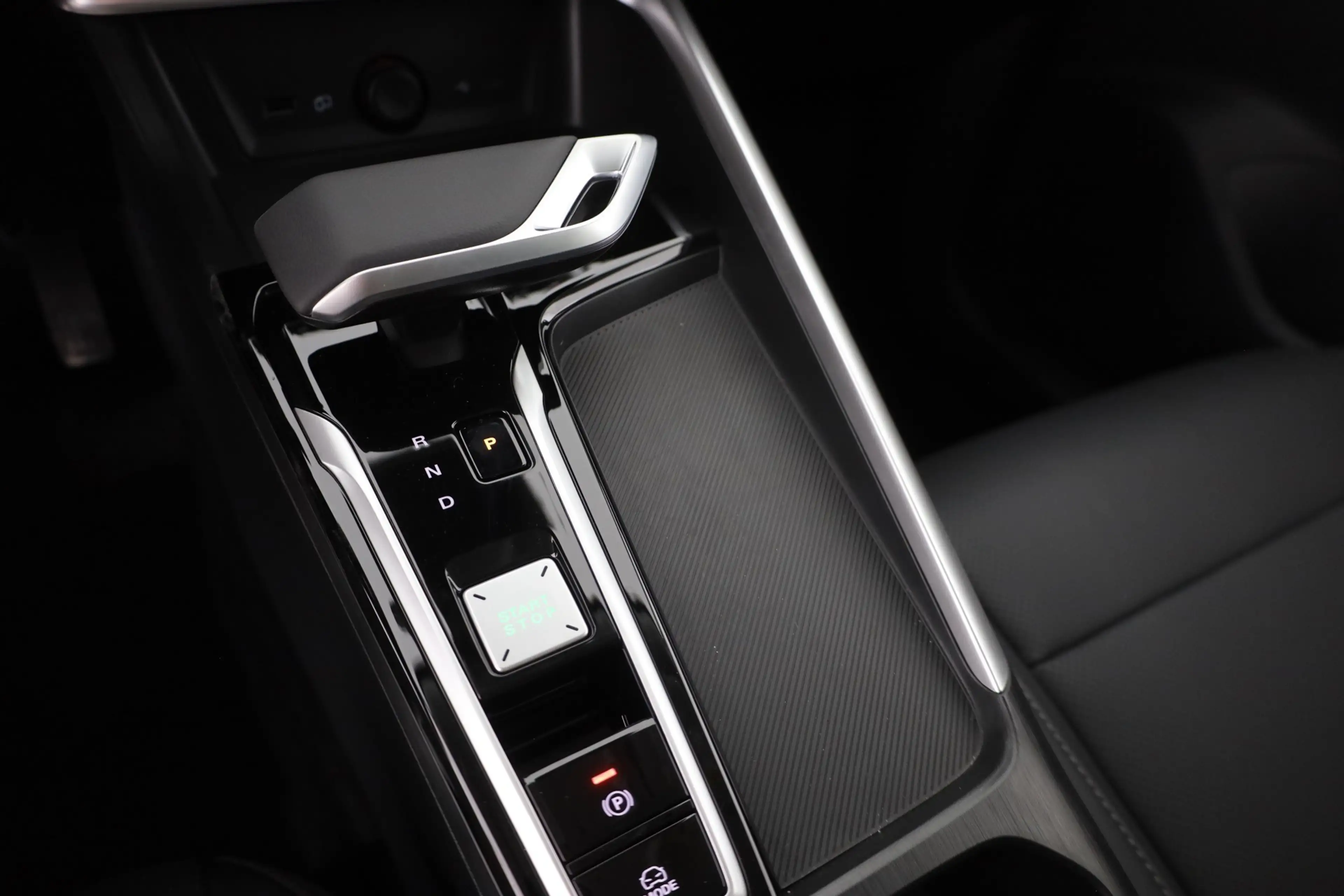 MG ZS 1.5 Hybrid Luxury Aut. LED Navi ACC 360° — photo 14