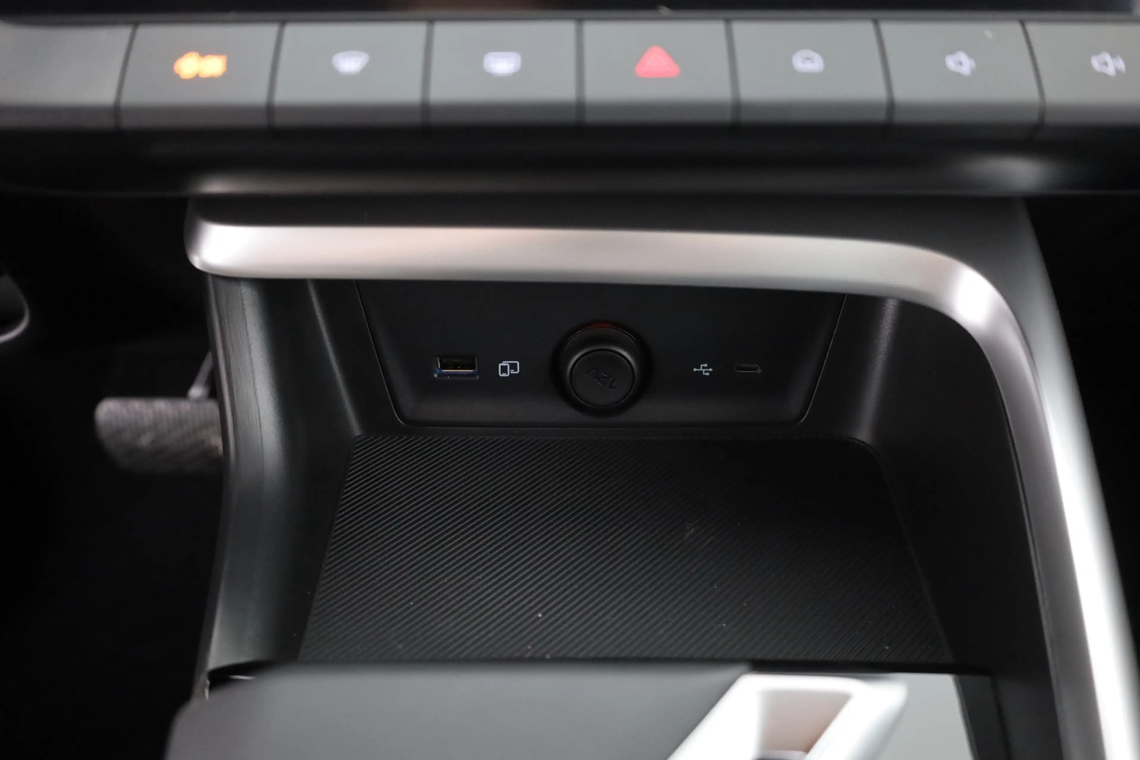 MG ZS 1.5 Hybrid Luxury Aut. LED Navi ACC 360° — photo 13