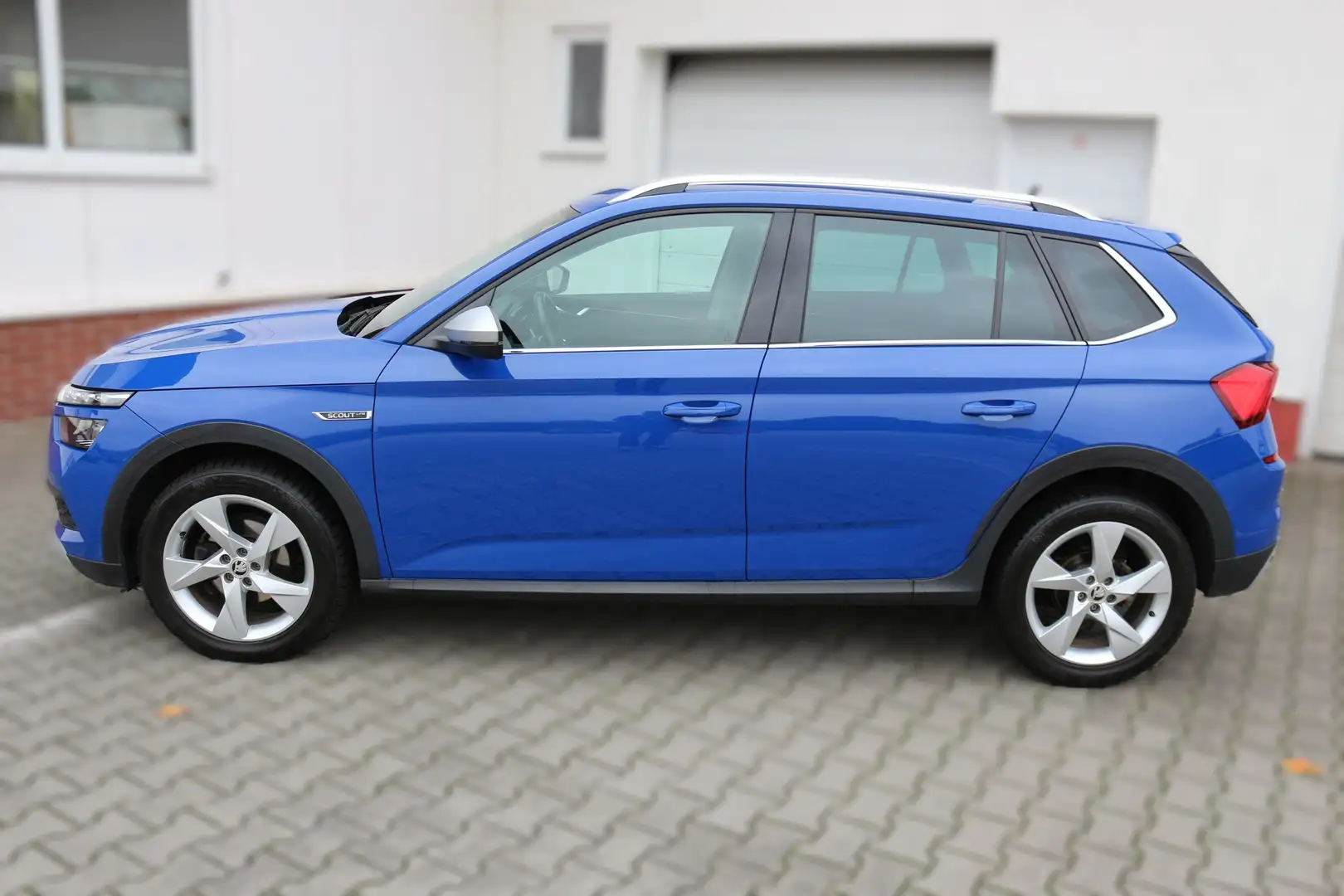 Skoda Kamiq Scoutline mit AHK und Frontscheibenheizung Blau - 2