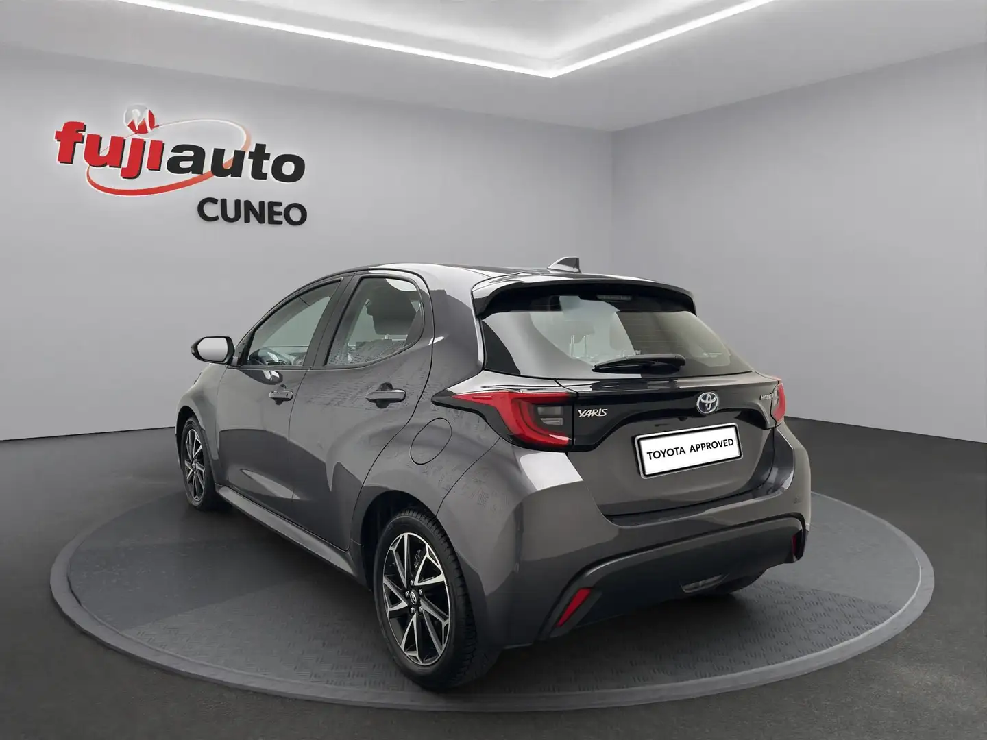 Toyota Yaris Yaris 1.5h Trend Grau - 2