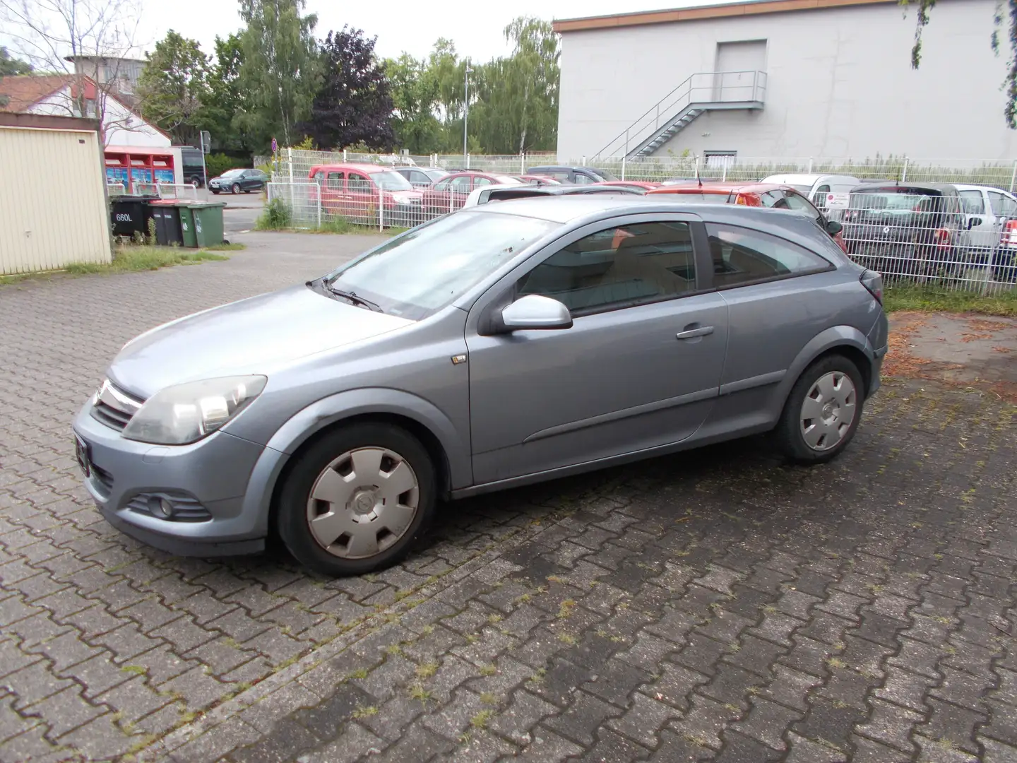 Opel Astra Edition Grau - 1
