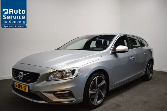 Volvo V60 T3 150pk R-Design Trekhaak 1600kg/ Navi/ Bluetooth