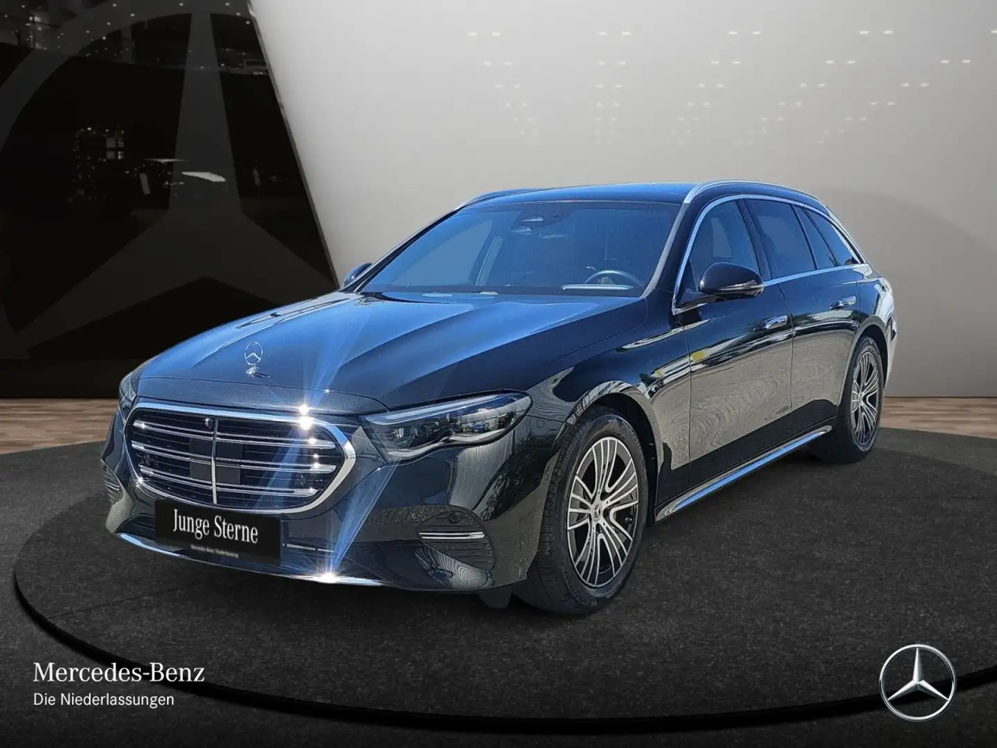 Mercedes-Benz E 220 d T 4M 360° Airmat Pano Burmester Distr. HUD Zwart - 2